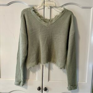 moon & madison Sage V-Neck Sweater with Frayed Hem Women’s Large